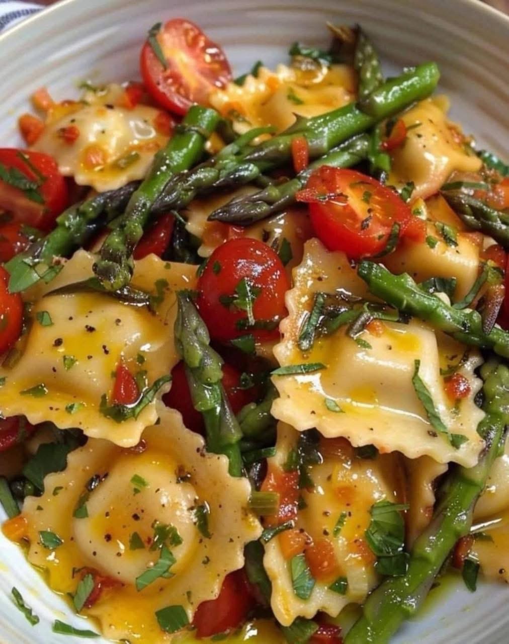 Ravioli with Tomatoes, Asparagus, Garlic & Herbs
