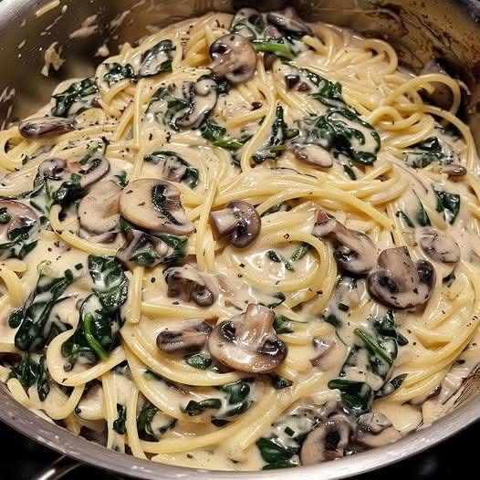 creamy spinach and mushroom spaghetti