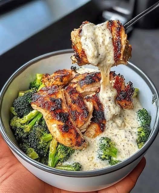 Grilled Chicken and Broccoli Bowls with Creamy Garlic Sauce